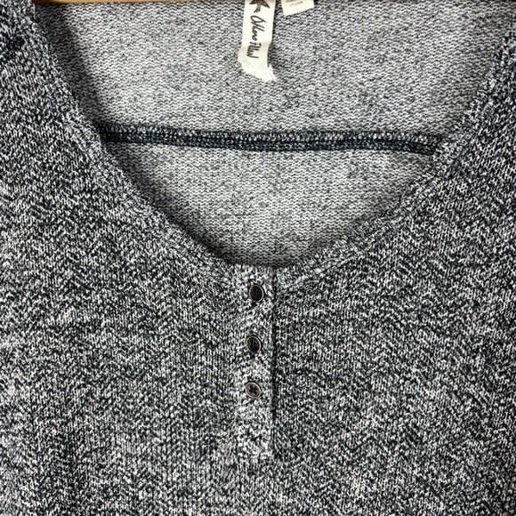 Others Follow Gray Knit Long Sleeve Top - Picture 4 of 6